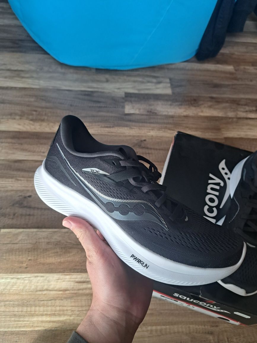 Мъжки обувки за бягане Saucony Ride 15