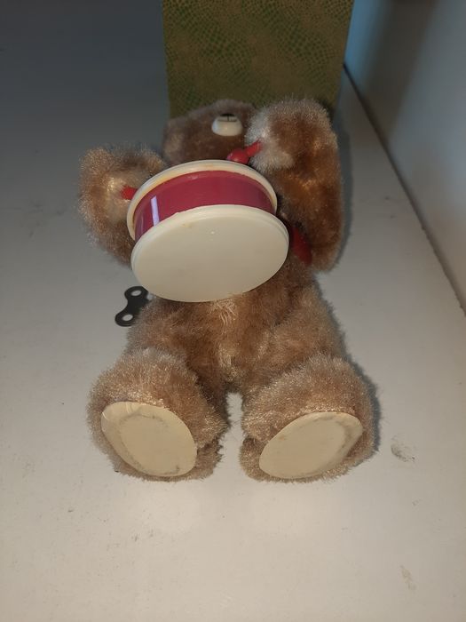 Ретро механична играчка с ключ и оригинална кутия от Соца 70 години