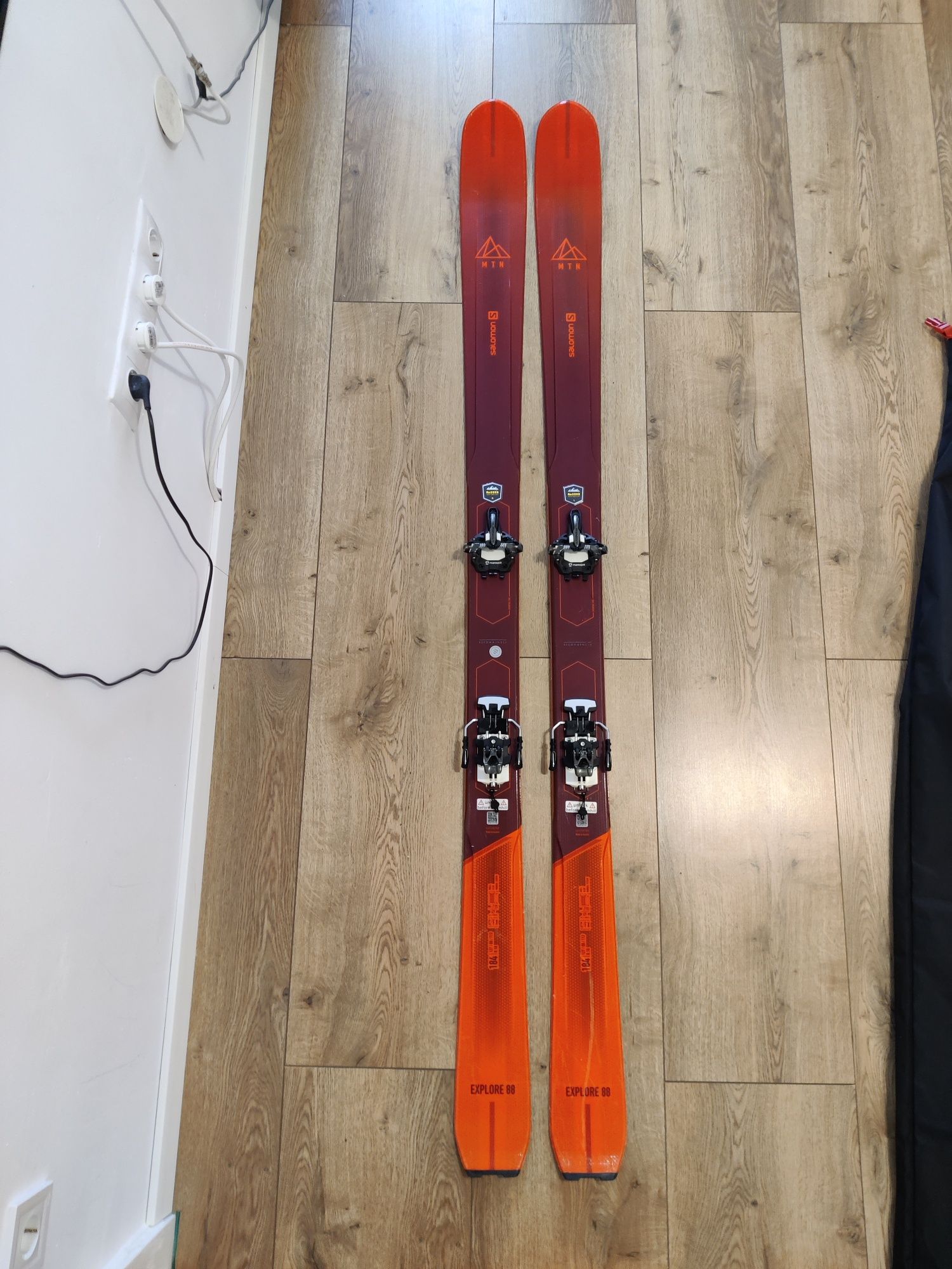 Ski de tura Salomon Explore 88 184cm (set legături si piei)