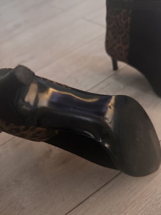 Botine Tommy Hilfiger cu imprimeu leopard