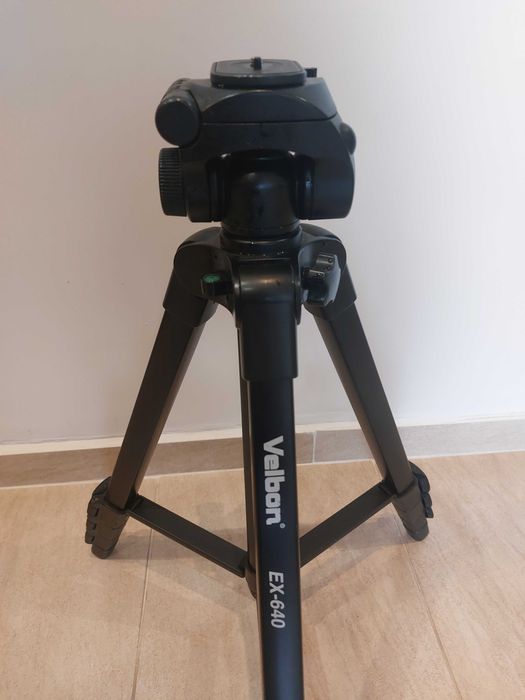 Фотографски статив VELBON EX 640 (използван)