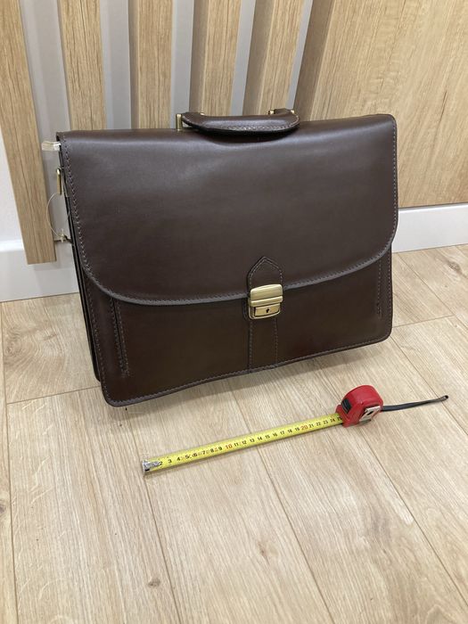 Servieta maro din piele