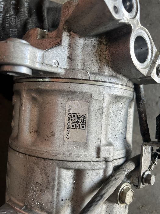 Компресор климатик бмв х1 ф48 1.8д 150 ( kompresor bmw x1 f48 1.8d 150