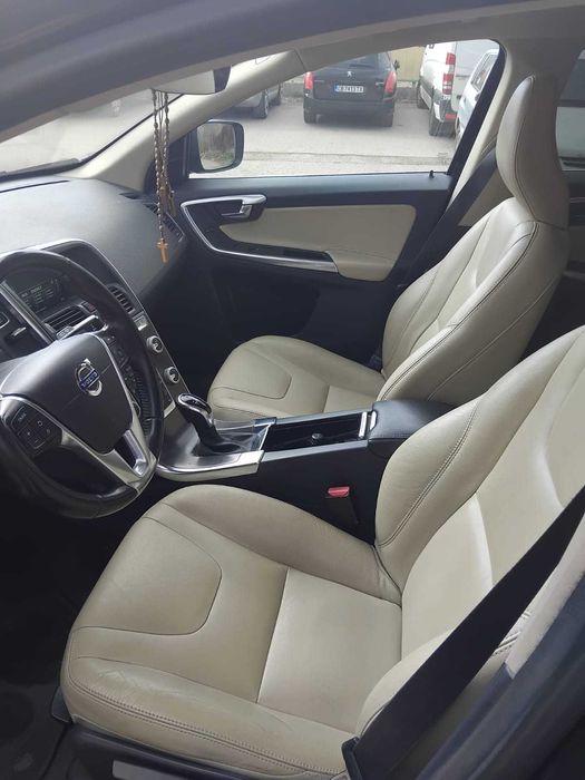 Джип Волво ХС60 в перфектно техническо състояние