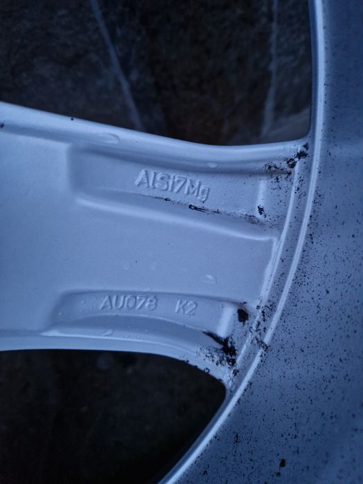 AUDI 225/50-18 CONTINENTAL 4G0601025M