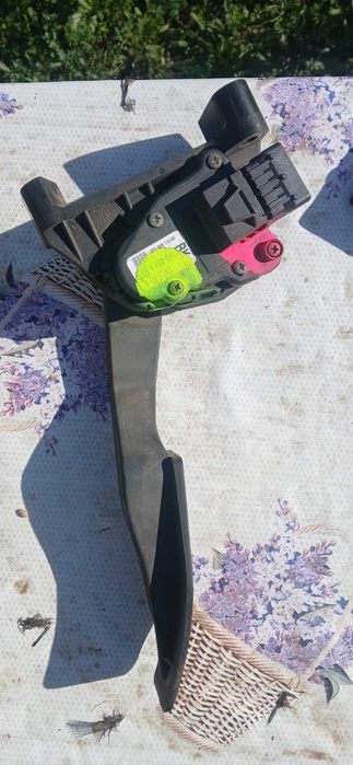 Pedala opel astra h 1,7 cdti