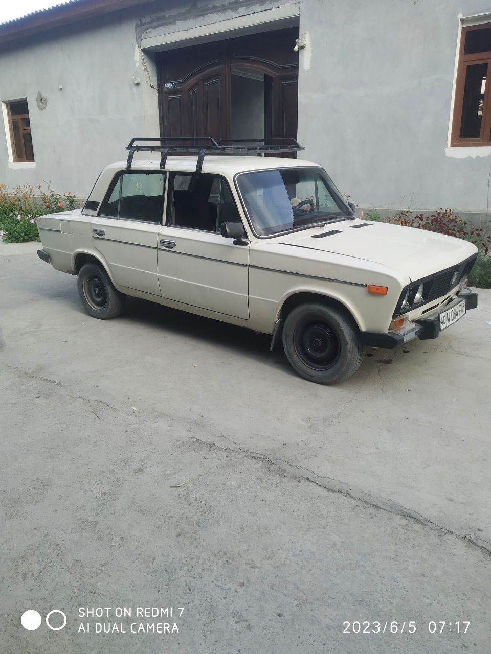 Vaz 21 03 mashina yaxshi xolatda