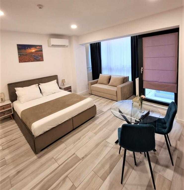 Doua studiouri, zona cluburilor Mamaia Nord, investitie sigura!79.500E