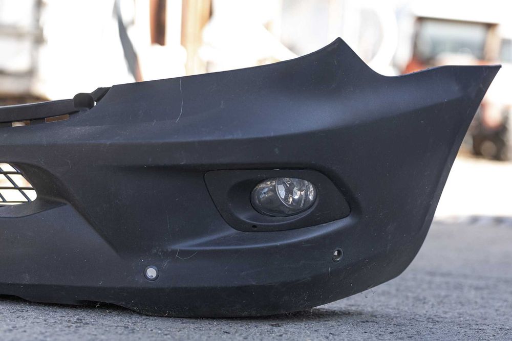 Броня предна с отвори за халогени и парктроници Mercedes Sprinter W906