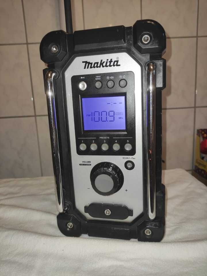 Makita Radio model DMR 102 original Makita,