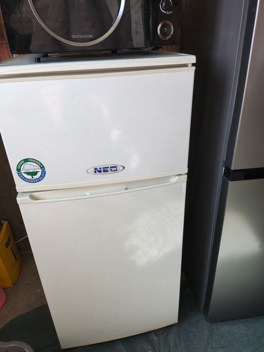 Хладилник с фризер NEO