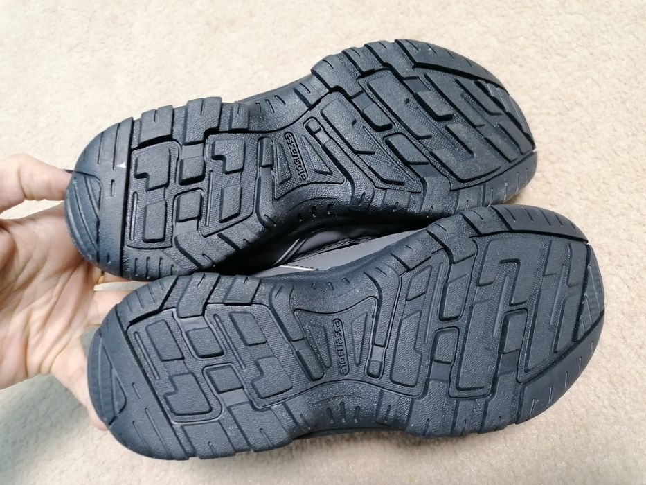 Încălțăminte drumetie marimea 34, Dechatlon