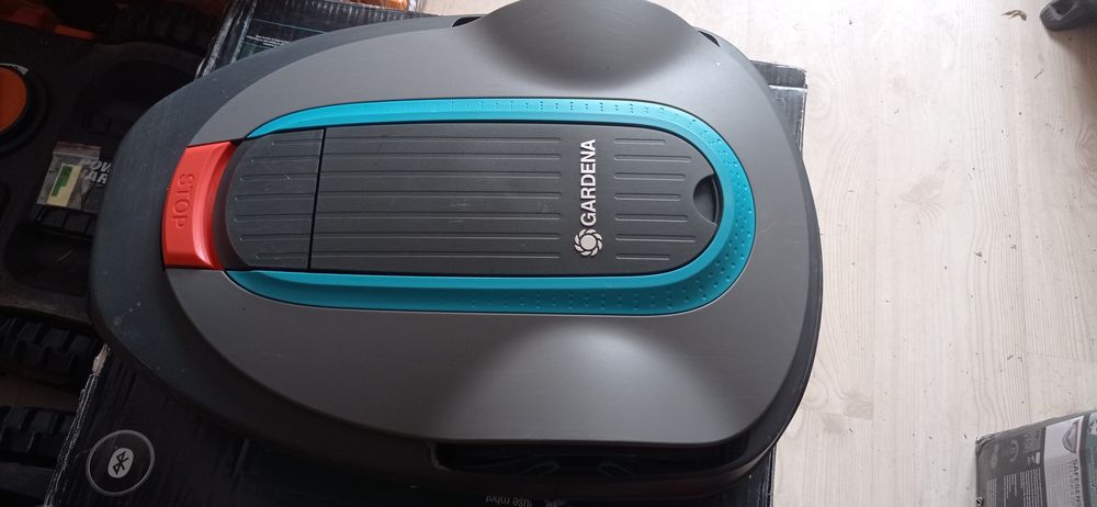Robot de tuns gazonul Gardena