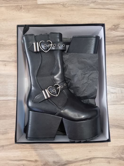 Ghete cu platforma din piele