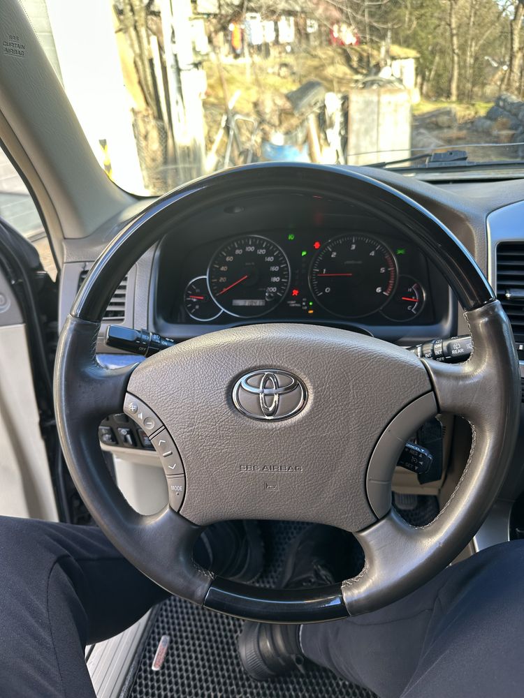 Toyota Land Cruiser J120 2008
