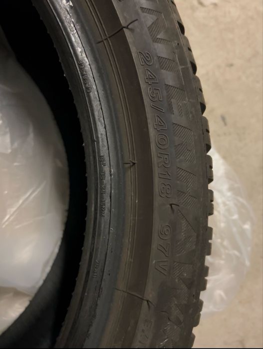 Гуми 245/40/R18 - Bridgestone WinterHawk 4