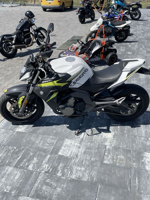 Motocicleta CFMoto NK 650