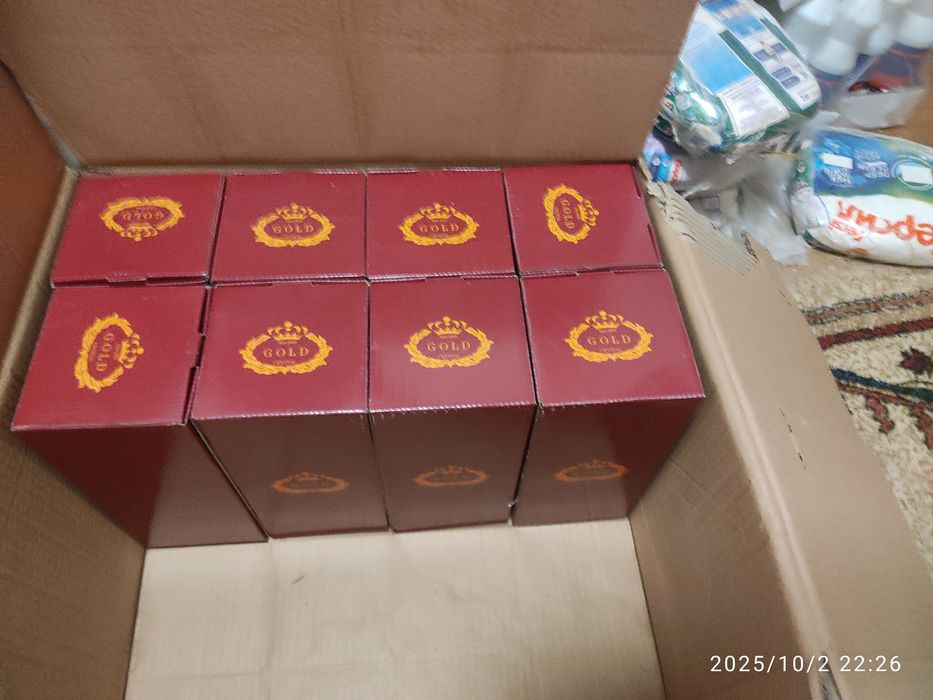 Чақ чук вазалари 8 та оқ бор. Богема