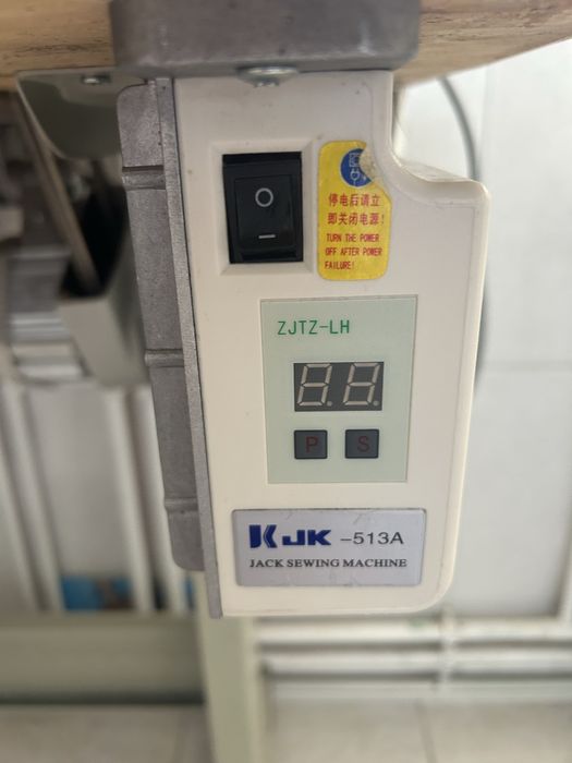 Masina de cusut industriala Jack 5550 cu motor silentios