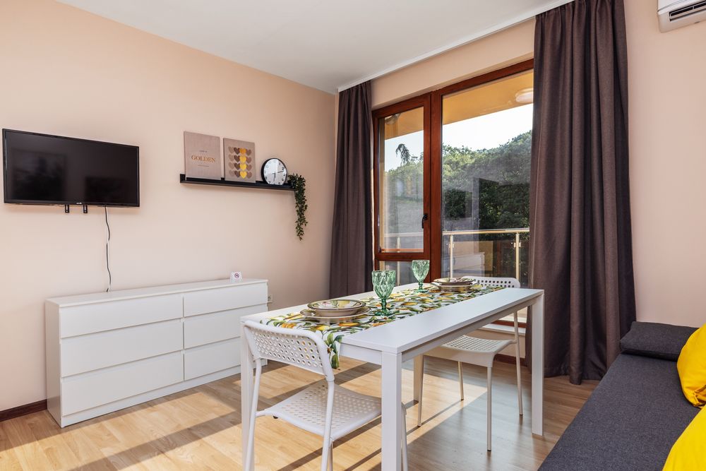 Green Nest Apartment Златни Пясъци