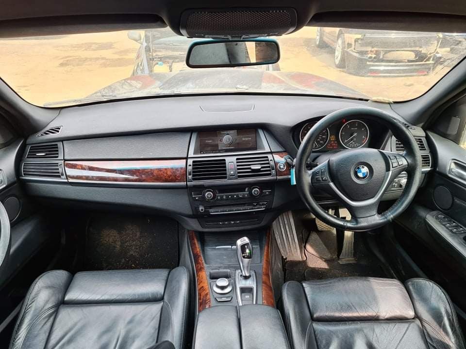 BMW E70 3.0D 235кс камера 7местен НА ЧАСТИ!