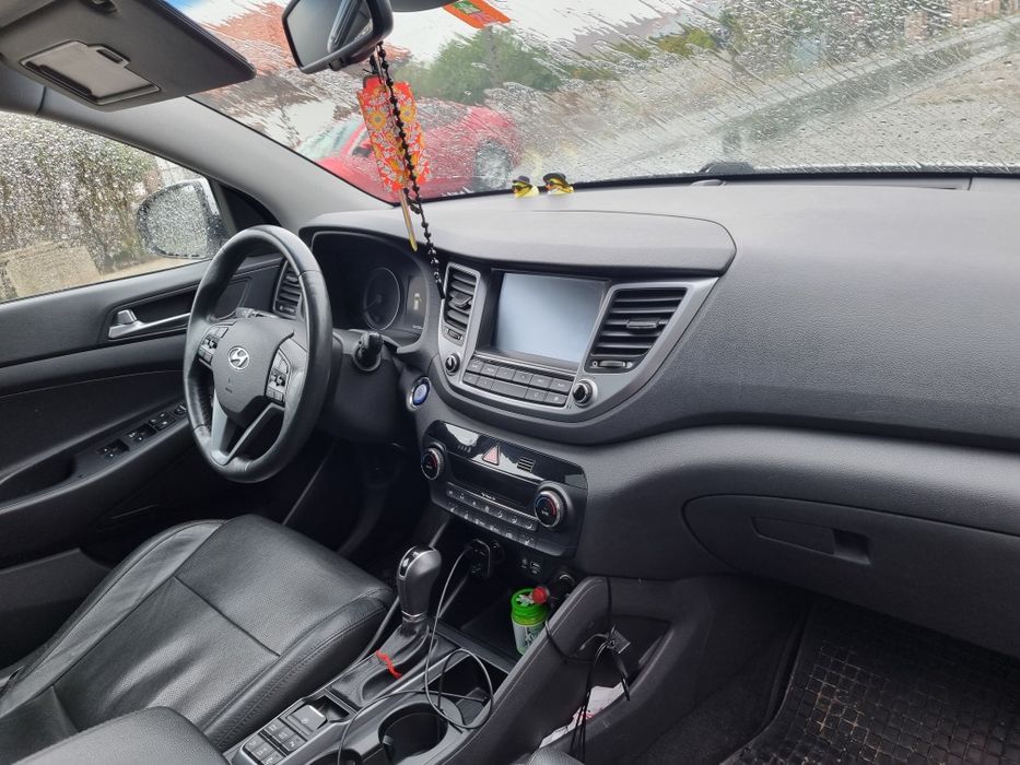 Vând hyundai tucson