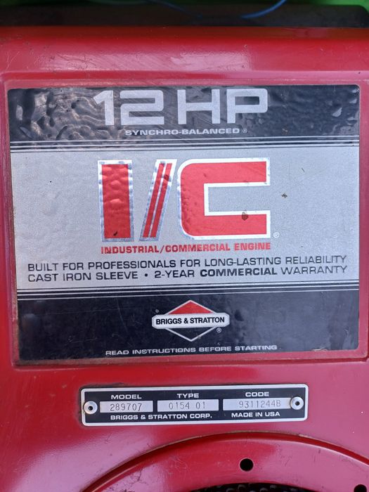 Tractoraș   gazon 12hp