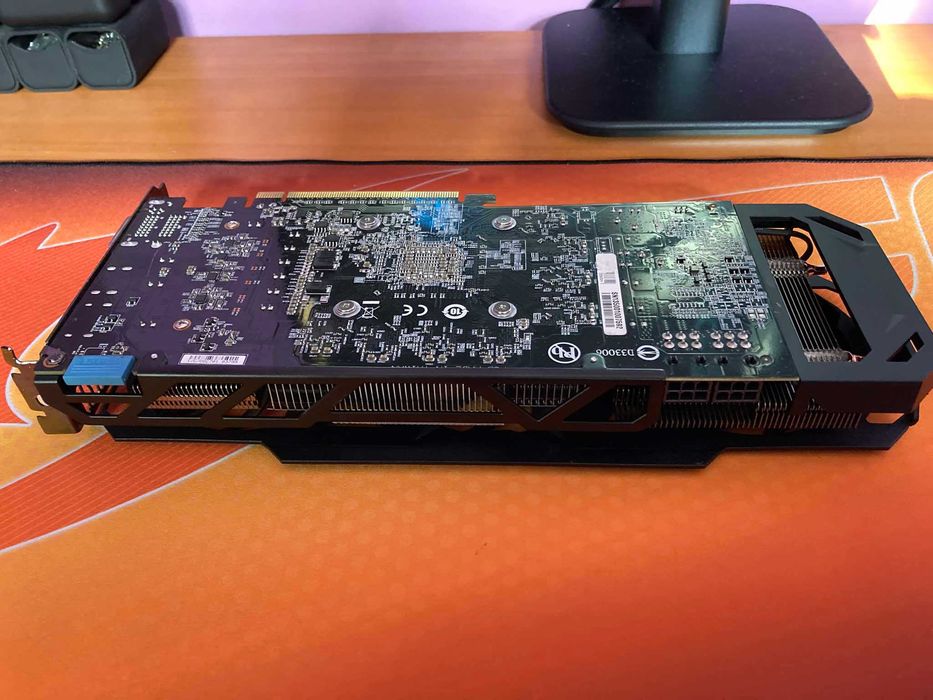 Видео карта GIGABYTE AMD RADEON R9 270X OC windforce 2GB/256 BIT GDDR5