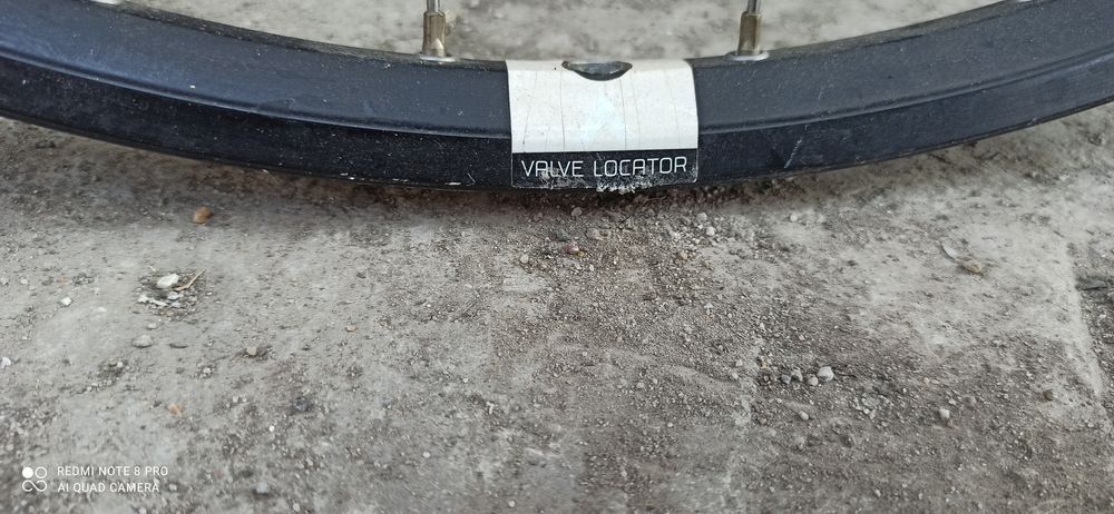 Roata față cu butuc Shimano