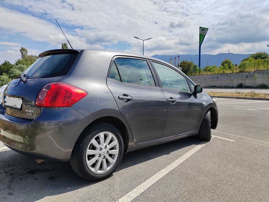 Продавам Toyota Auris D4D 2.0,  126к.с. на реални 177000 км.