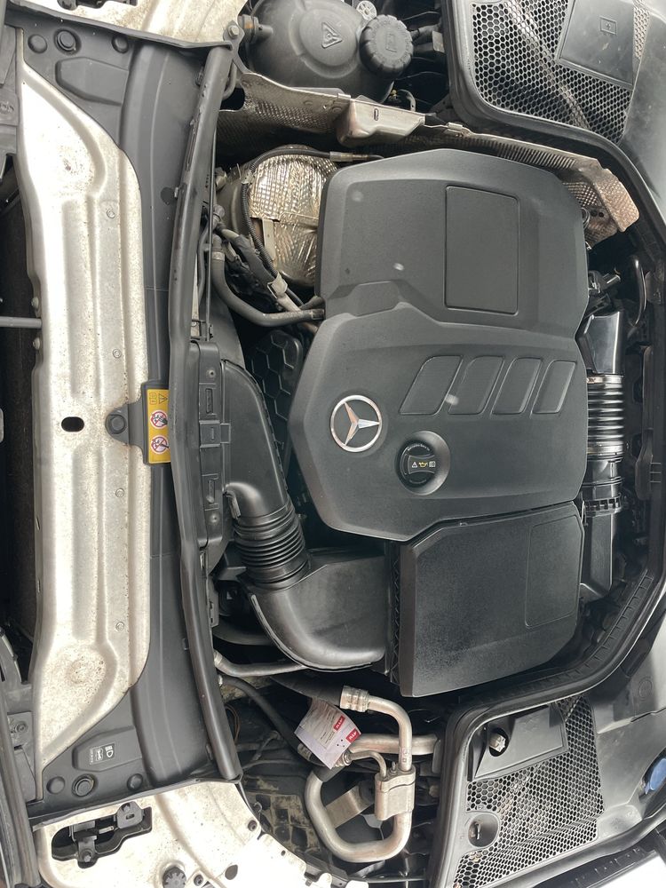 Dezmembrez Mercedes C class w205 facelift far multibeam bara capota