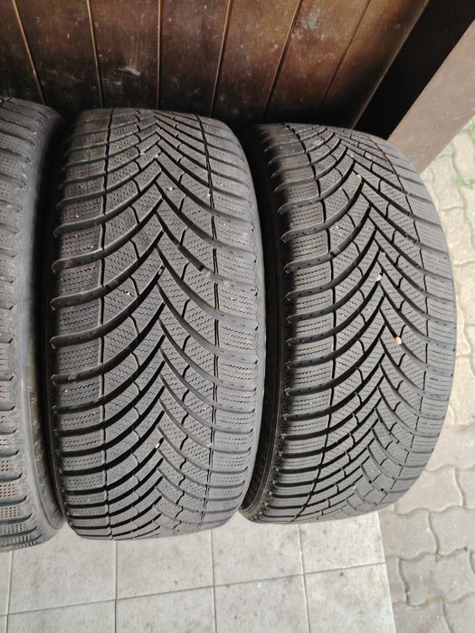 225/40 R19 Semperit Speed-Grip5 W XL profil ca nou M+S Dot 2022-2023
