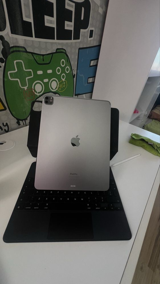 iPad Pro 12.9" - M2 (6th Gen) - Space Gray+apple pencil+magic keyboard