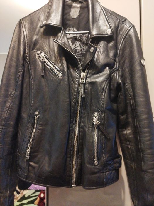 Jachetă piele gipsy aproape nouă,culoare neagră,mărimea L.