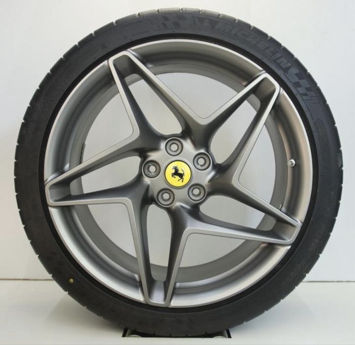 Ferrari Purosangue джанти 20 цола