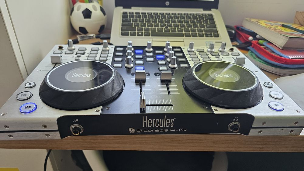 Mixer Hercules dj console 4-mx cu licență.