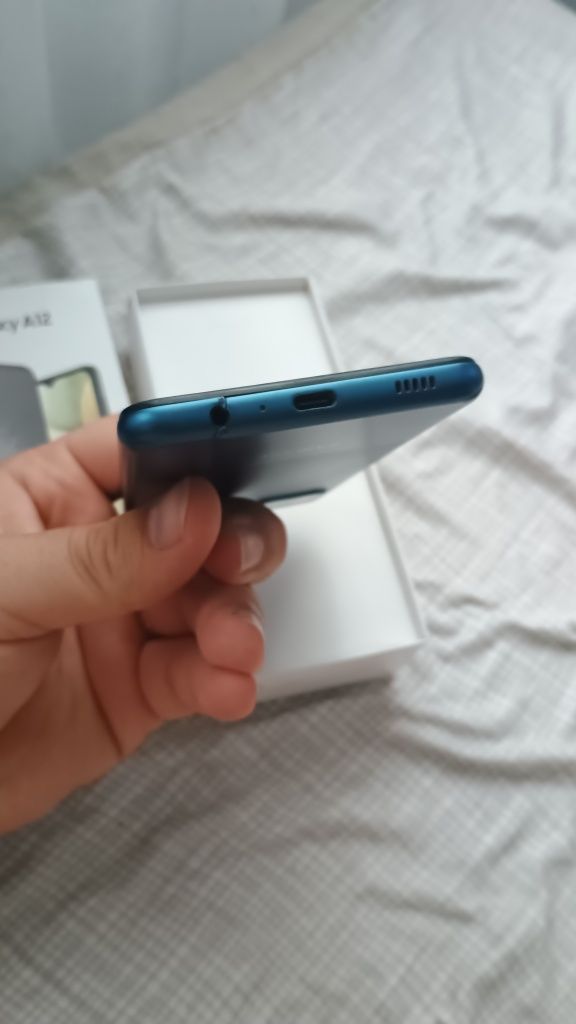 Vând Samsung A12