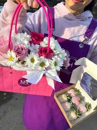 Акция букет + клубника от 10900 тг доставка Астана роза цветы клубника