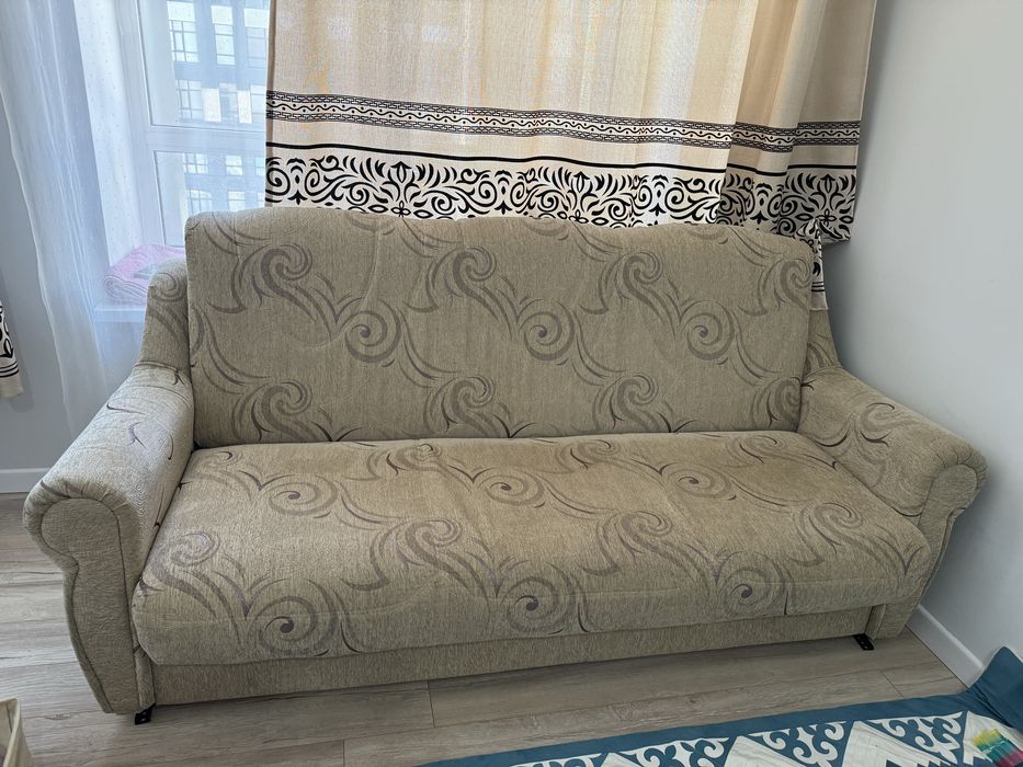 Продается диван, раздвигается
