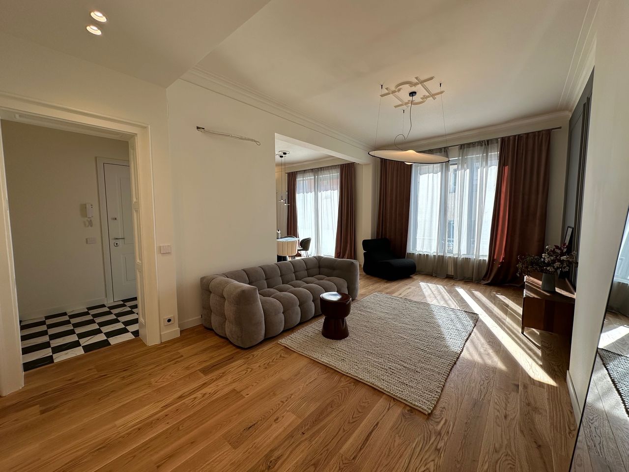 Продава се Тристаен апартамент в София, Център - 130 кв.м за 4308 €/кв.м - Снимка #3