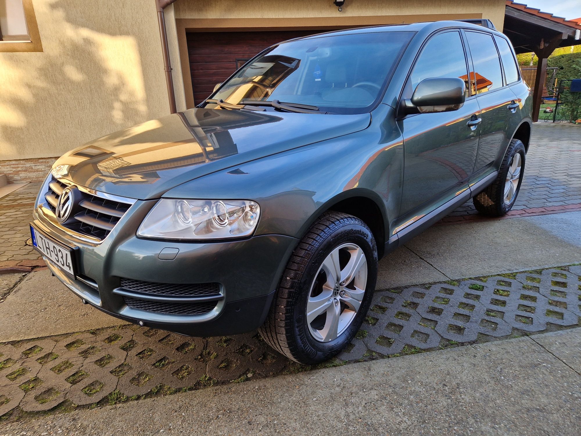 Vw touareg 2,5 tdi, r 5,cutie manuala,4x4,suspensie pe perne,model2006