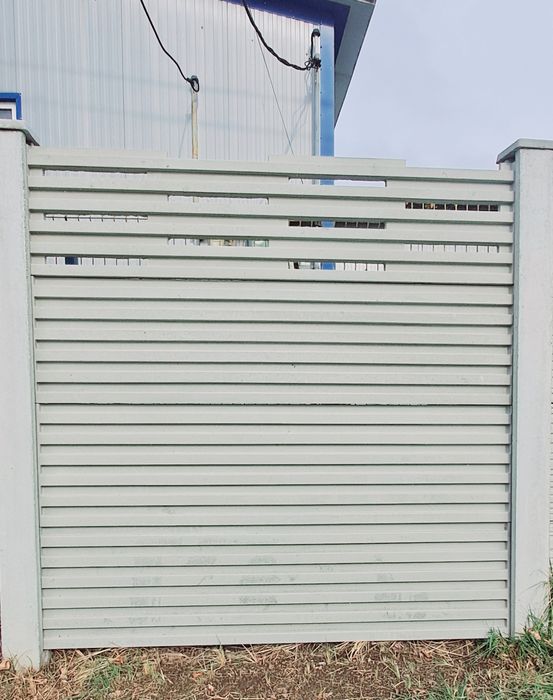 Garduri si Placi pentru Garduri din Beton. Stalpi din Beton
