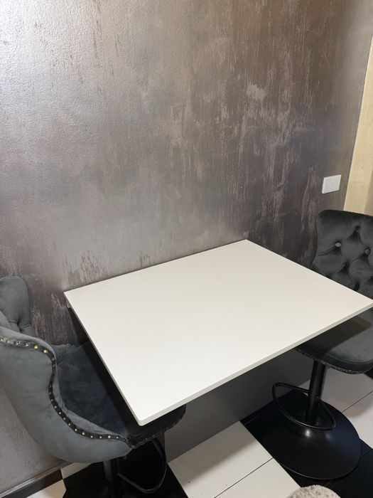 Masa pliabila alba  perete