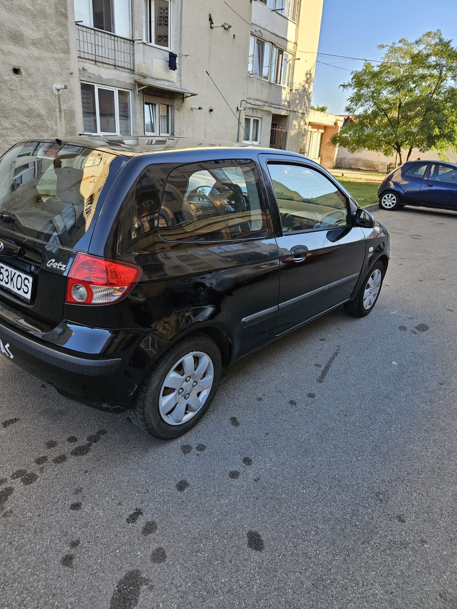 Vind Hyundai genz an 2006 .motor 1100 bez in stare buna