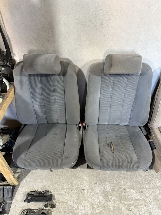 Серые сидения на BMW e34