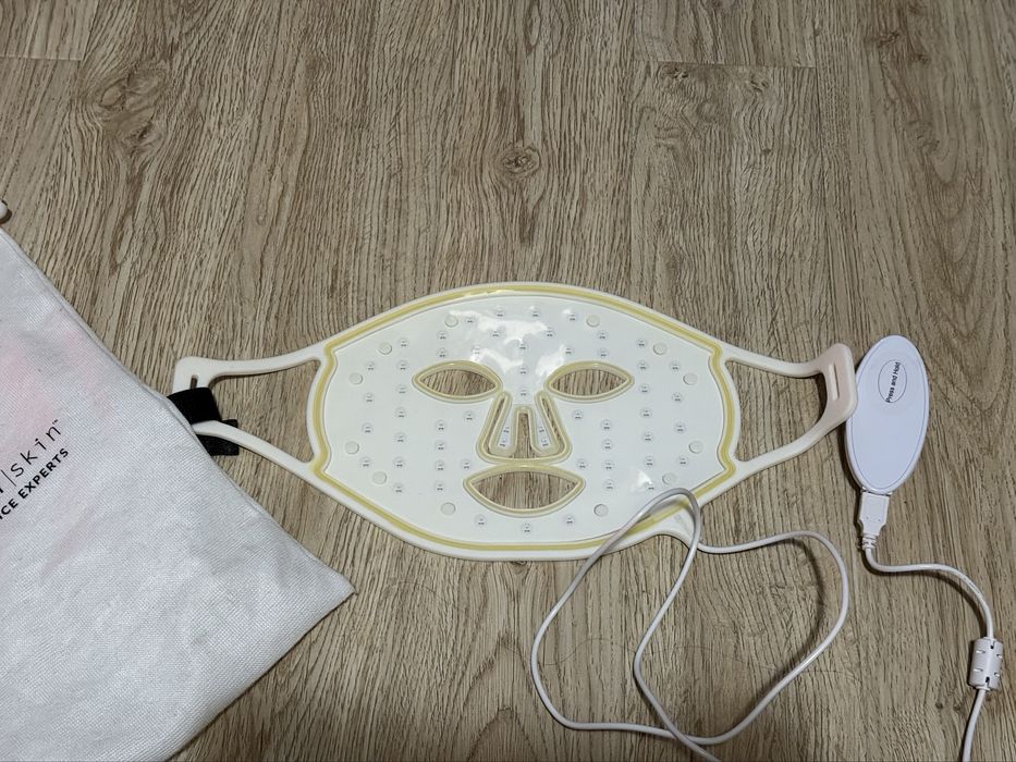Masca terapie led pentru ten Current Body