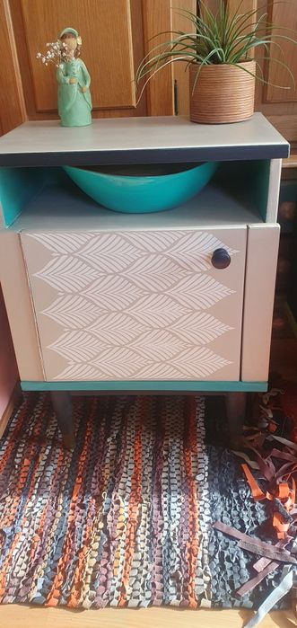 Noptiera stil shabby- chic