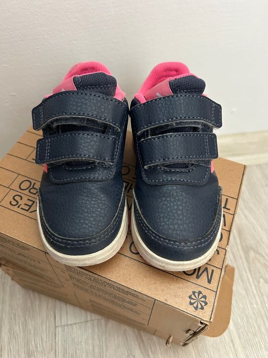 Маратонки adidas 23 номер