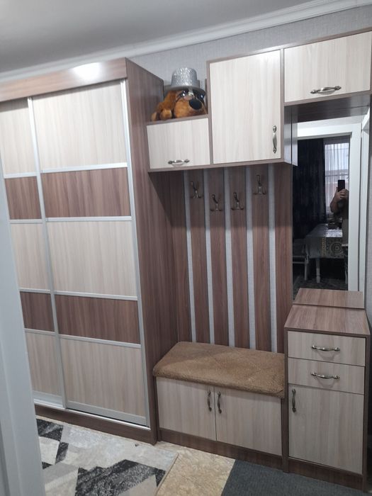 Продам красивую прихожую