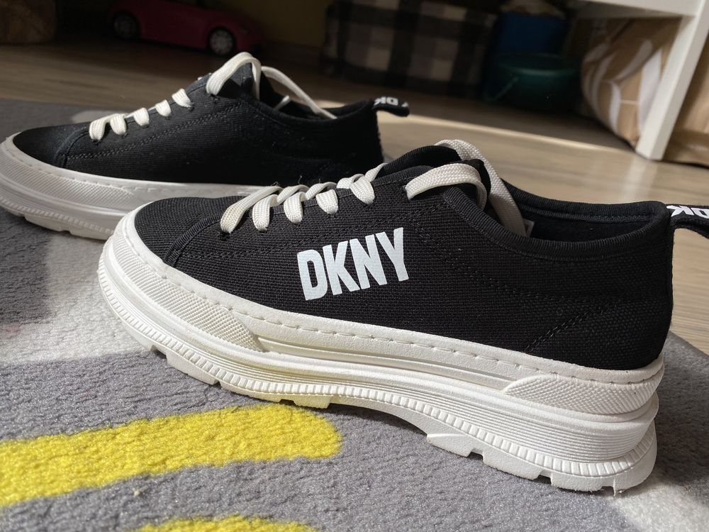 DKNY- пролетни обувки с платформа!